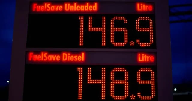 Carrier Fuel Surcharges: How They Work and Current Rates