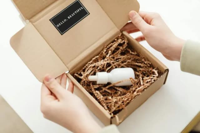 The Cheapest Way to Ship Cosmetics & Beauty Products in 2026