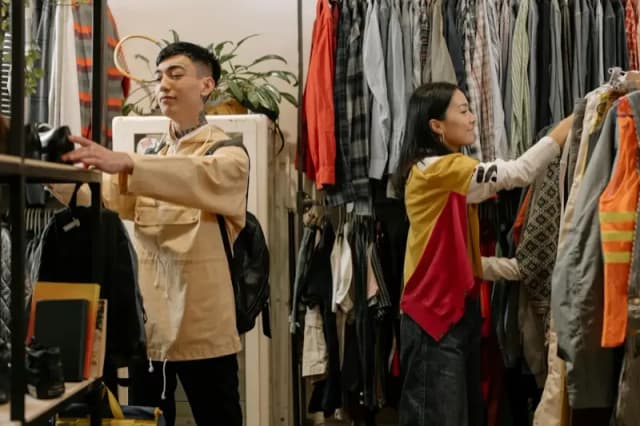 How to Ship on Depop in 2026: Seller's Guide