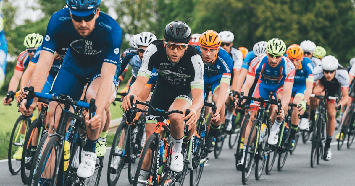 Cheapest Way to Ship Sporting Goods: Equipment Size and Weight Strategies